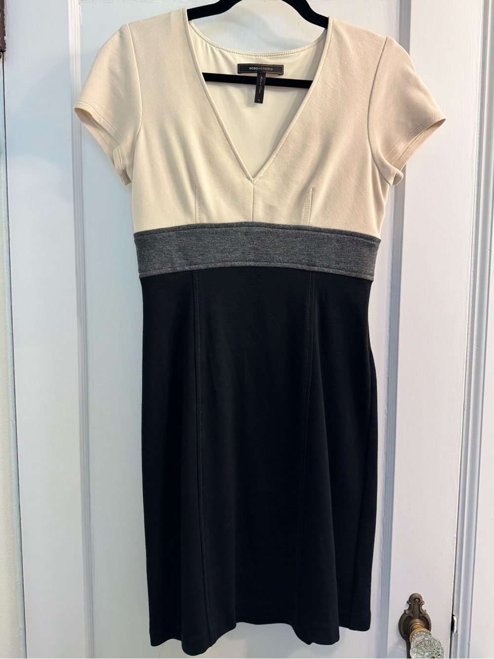 BCBG MAXAZRIA Colorblock V-Neck Dress - Cream, Gray & Black XS